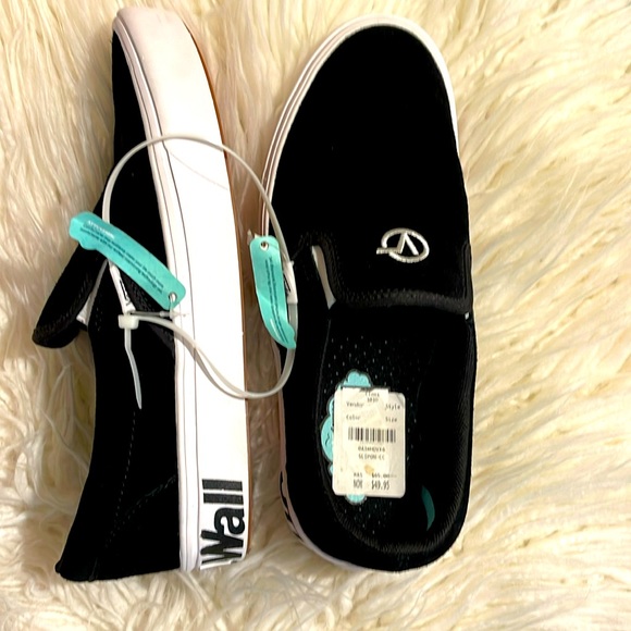 Vans Other - New With Tags - Men’s Size 8.5 VANS Comfycush Slip-On Shoes